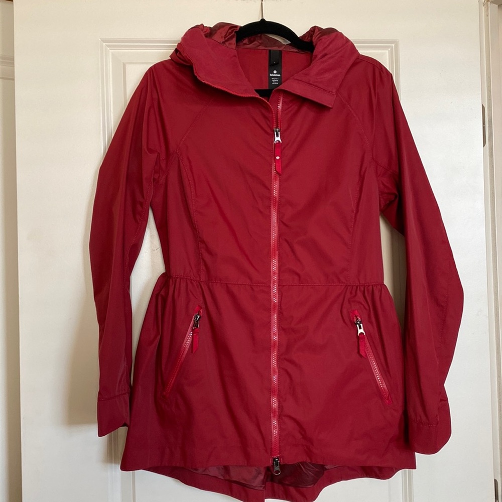 lululemon rain jacket - RED